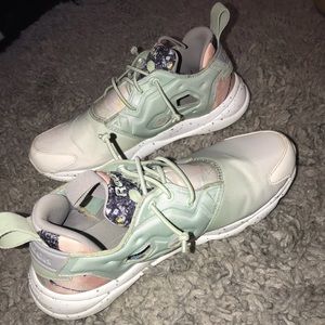 Reebok women’s sneaker
